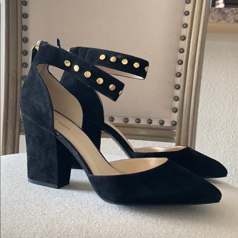 NEVER WORN | black suede Nine West block heels
